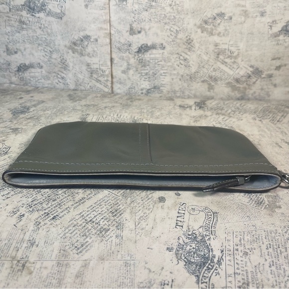 Coach gray leather wristlet - Picture 6 of 10